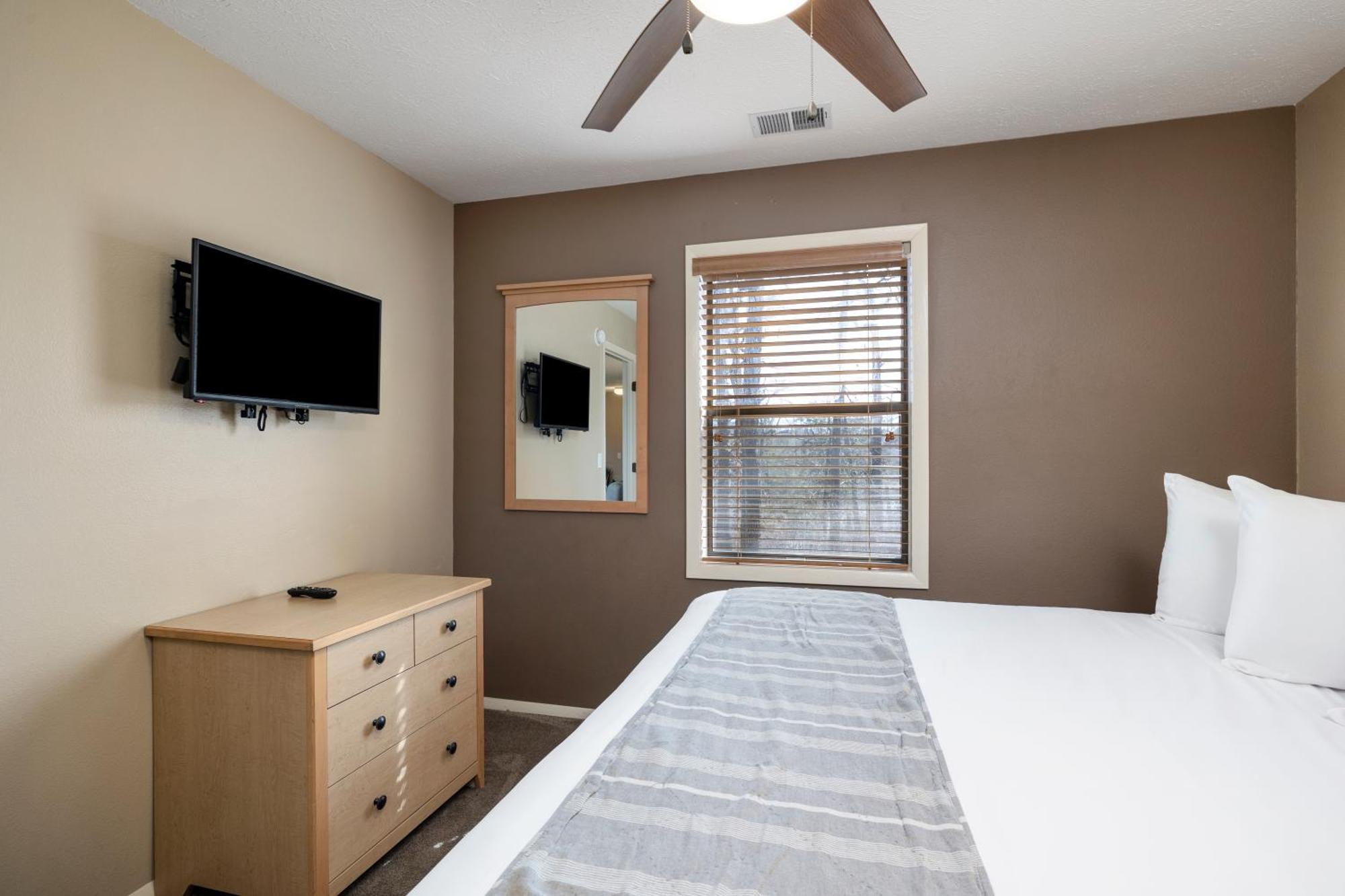 Still Waters Resort Indian Point Room photo